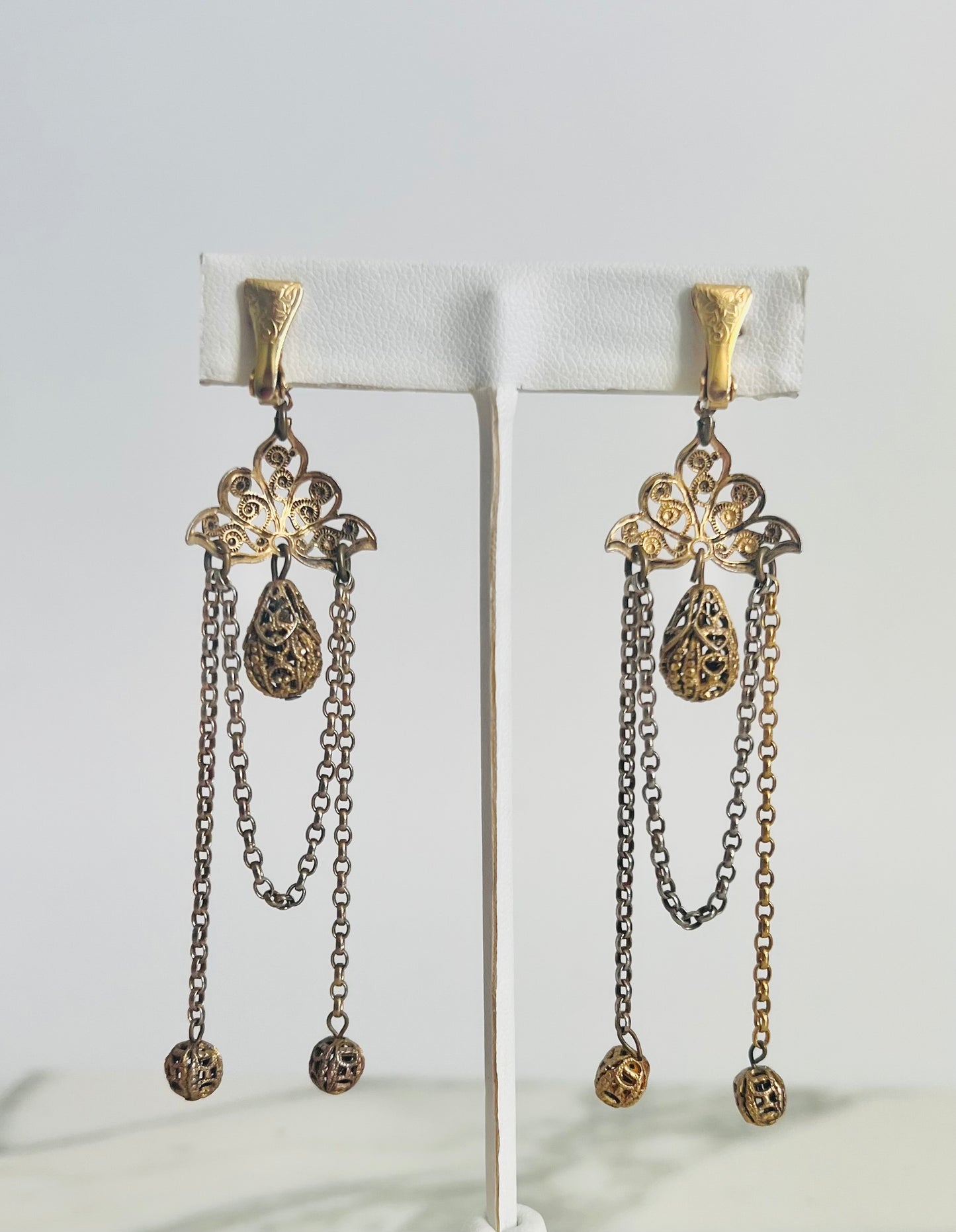 Vintage 1940s Filigree Chandelier Drop Clip Earrings
