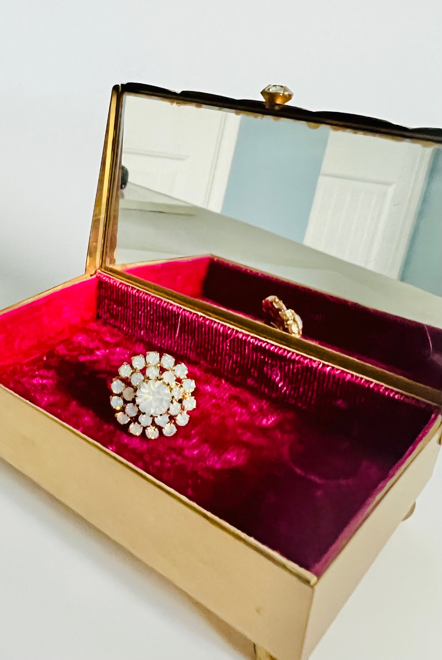 Vintage Opalescent Flower Rhinestone Cocktail Ring