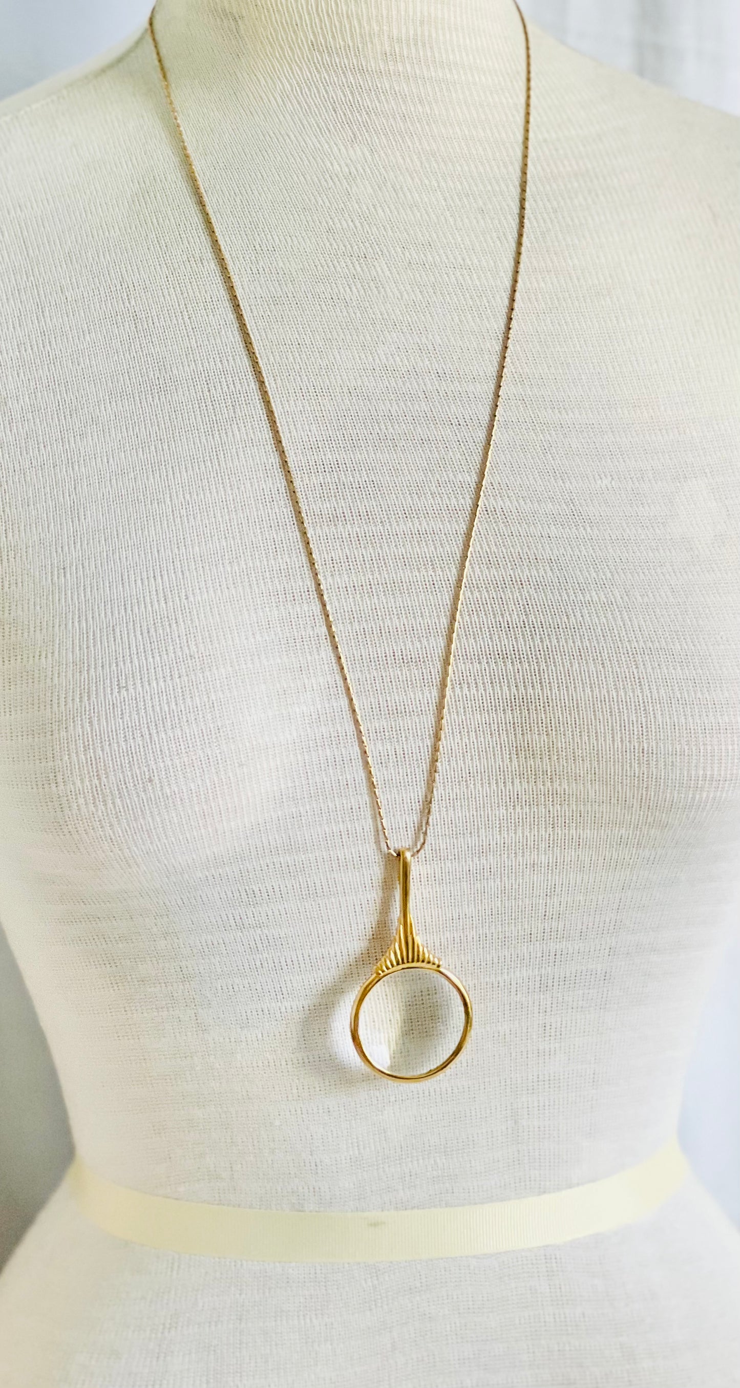 Vintage Deco Style Magnifying Glass Necklace