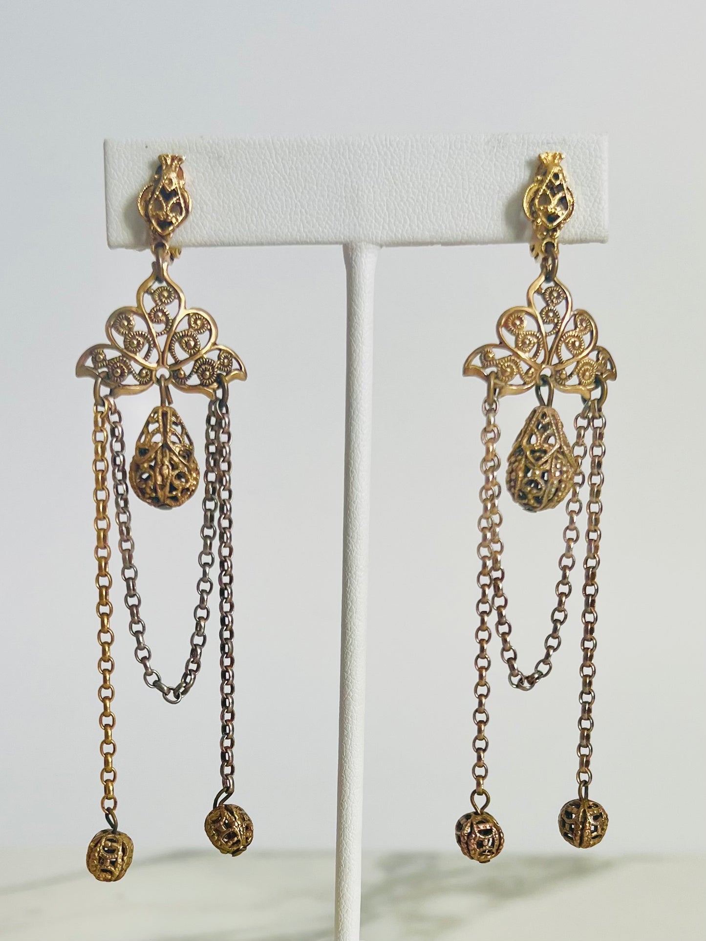 Vintage 1940s Filigree Chandelier Drop Clip Earrings
