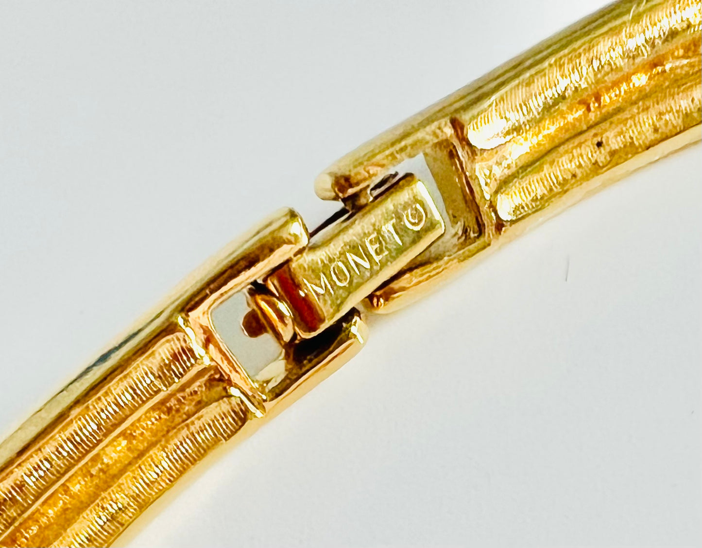 Vintage Gold 1980s Monet Curved Collar Necklace