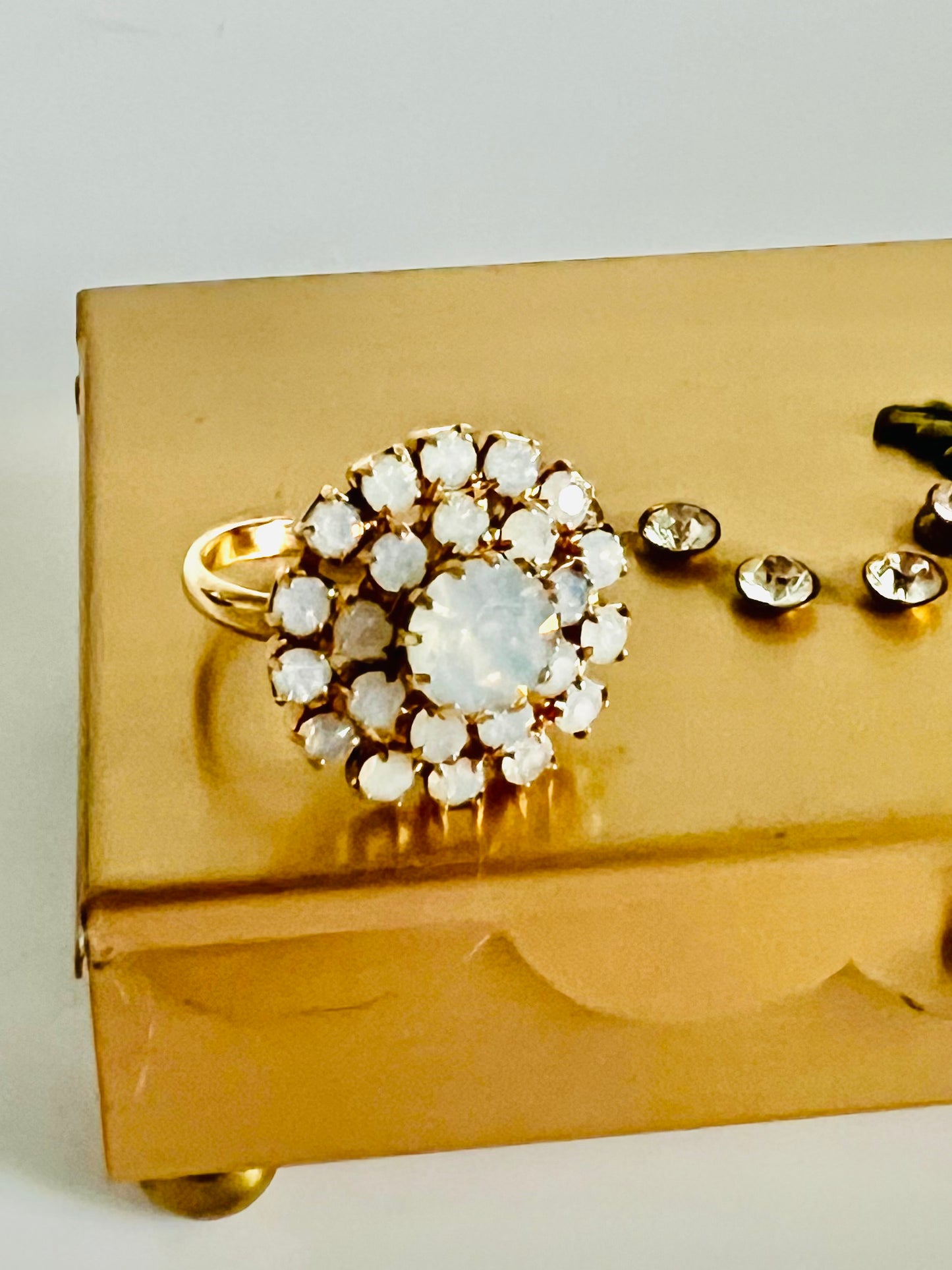 Vintage Opalescent Flower Rhinestone Cocktail Ring