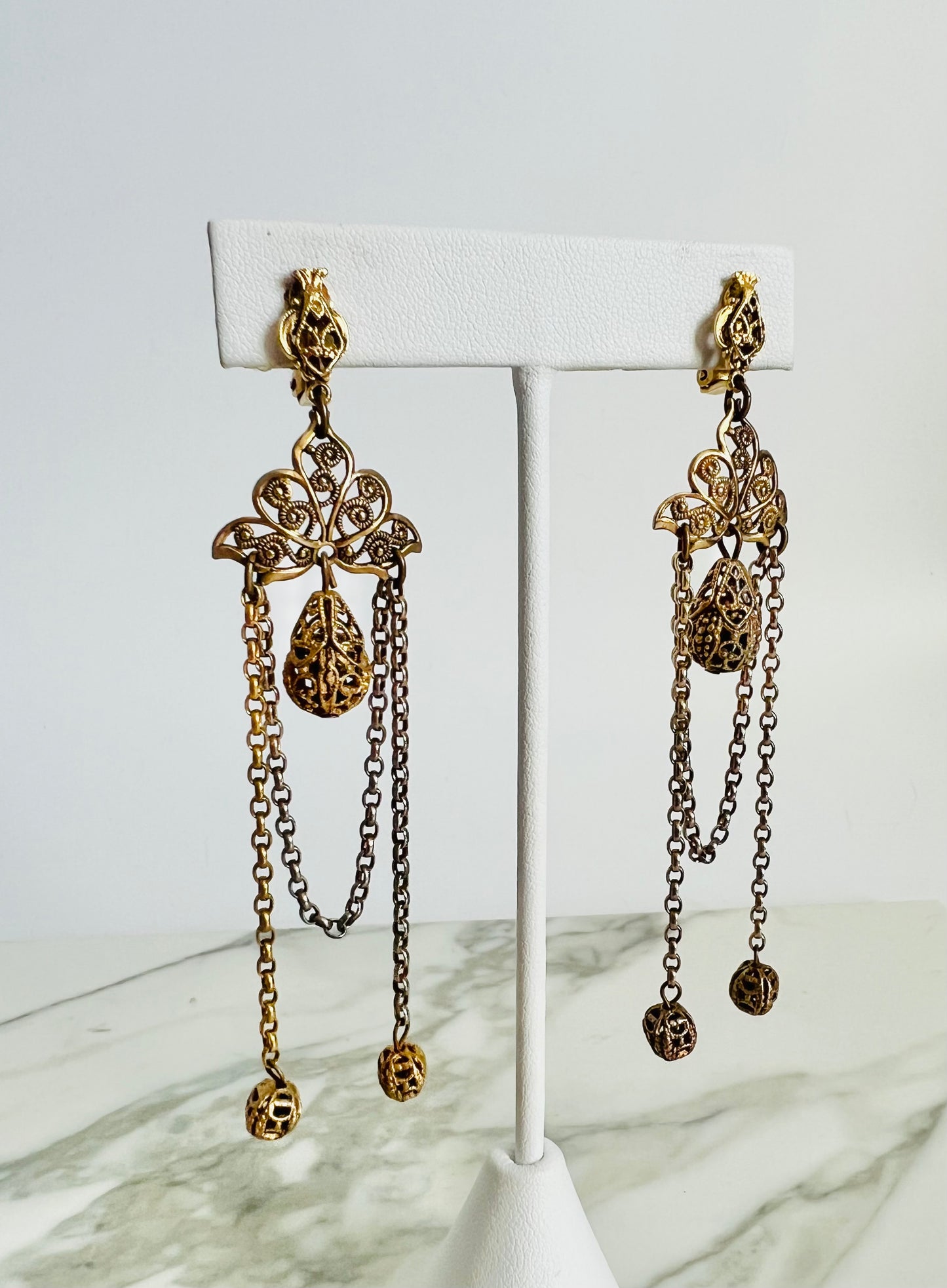 Vintage 1940s Filigree Chandelier Drop Clip Earrings