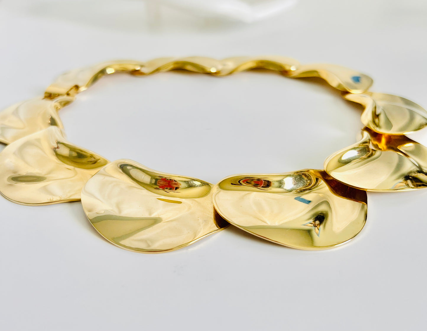 Vintage Gold Tone Chunky Scalloped Collar Necklace