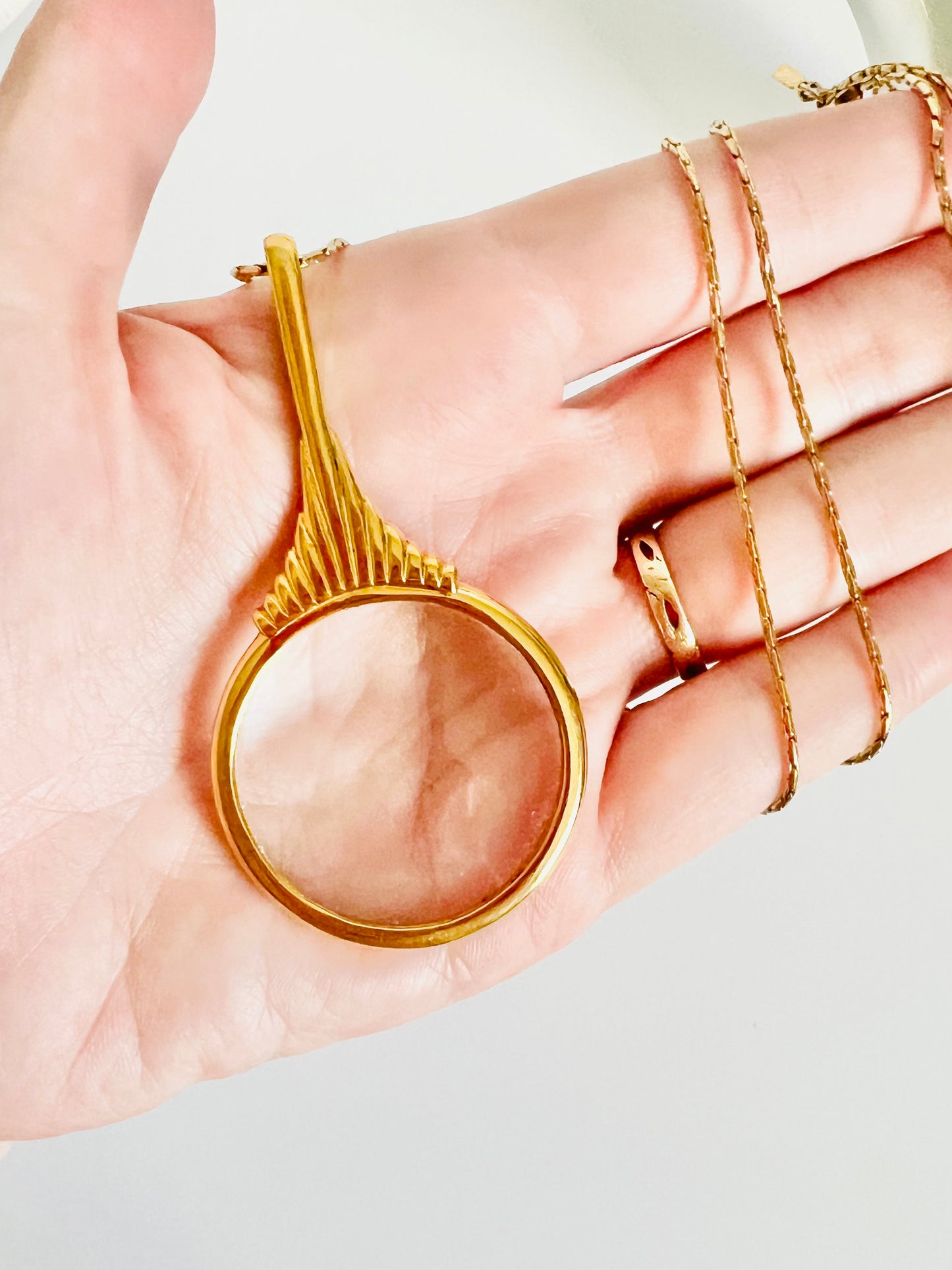 Vintage Deco Style Magnifying Glass Necklace