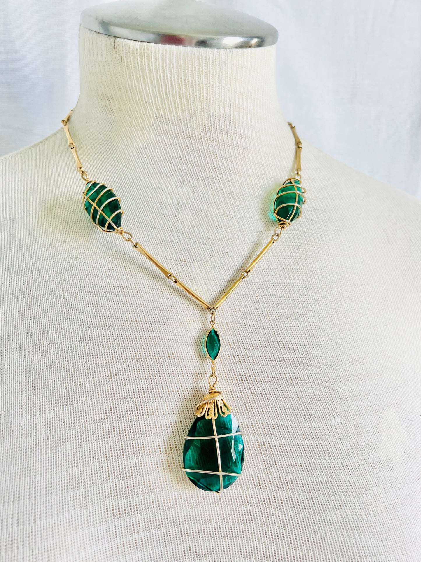 Vintage Green Wrapped Glass Pendant Necklace
