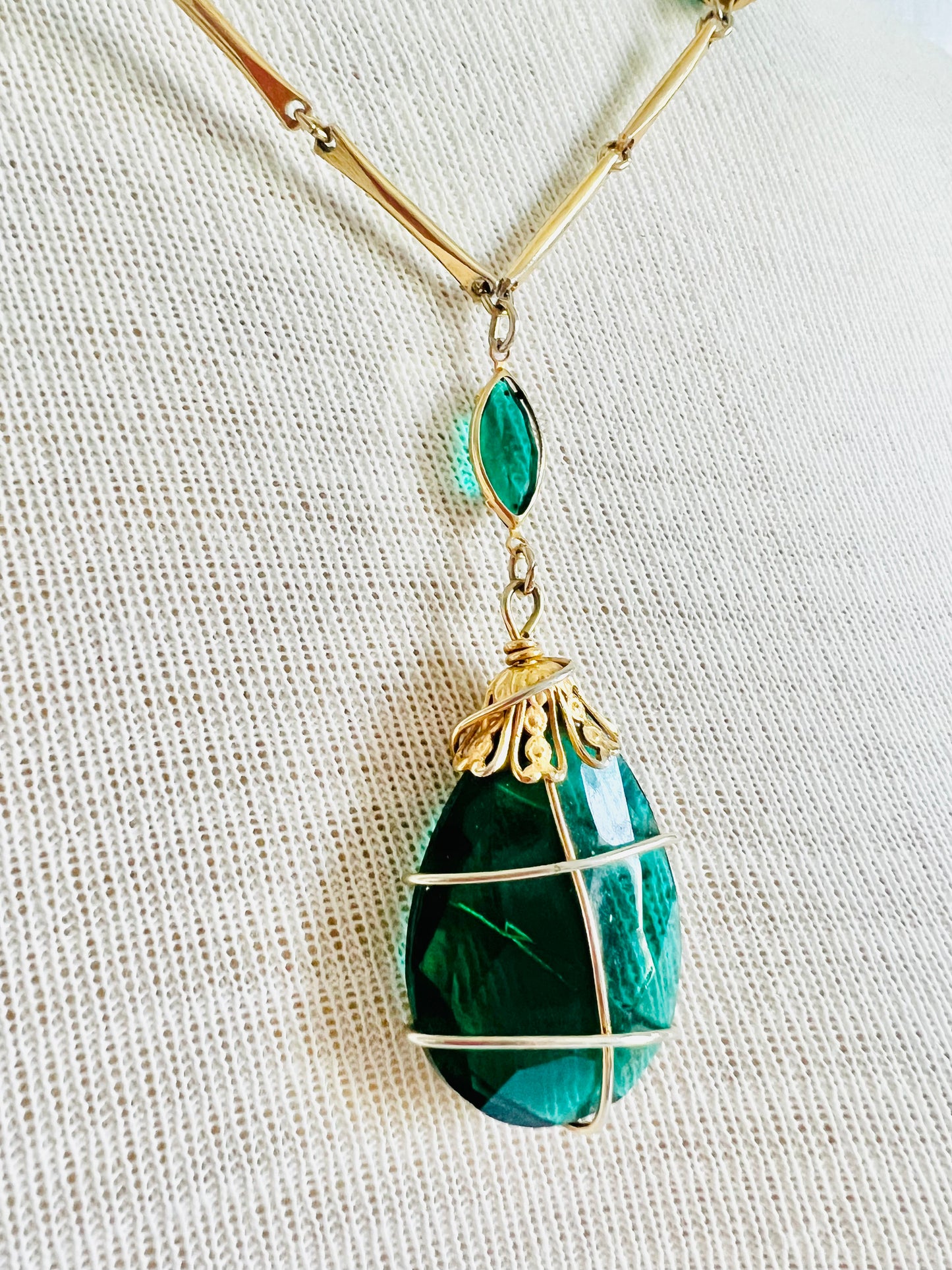 Vintage Green Wrapped Glass Pendant Necklace