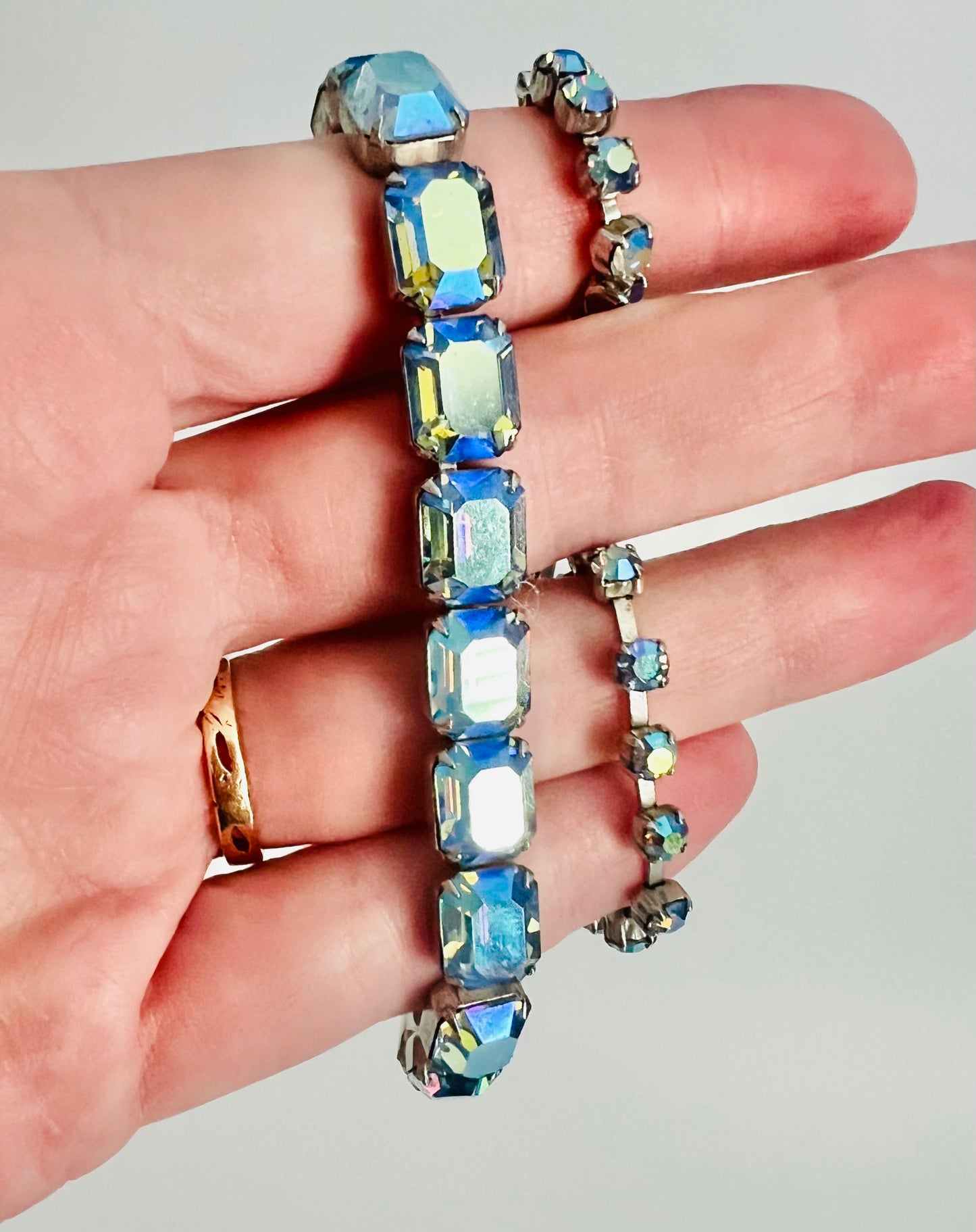 Vintage 1950s Weiss AB Peacock Blue Choker Necklace