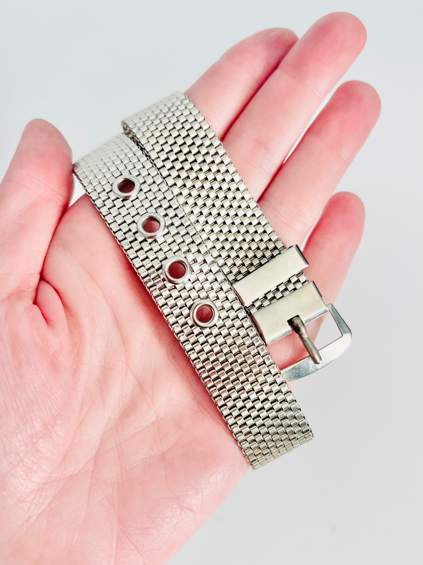 Deadstock Vintage 1970s Silver Tone Mesh Buckle Necklace