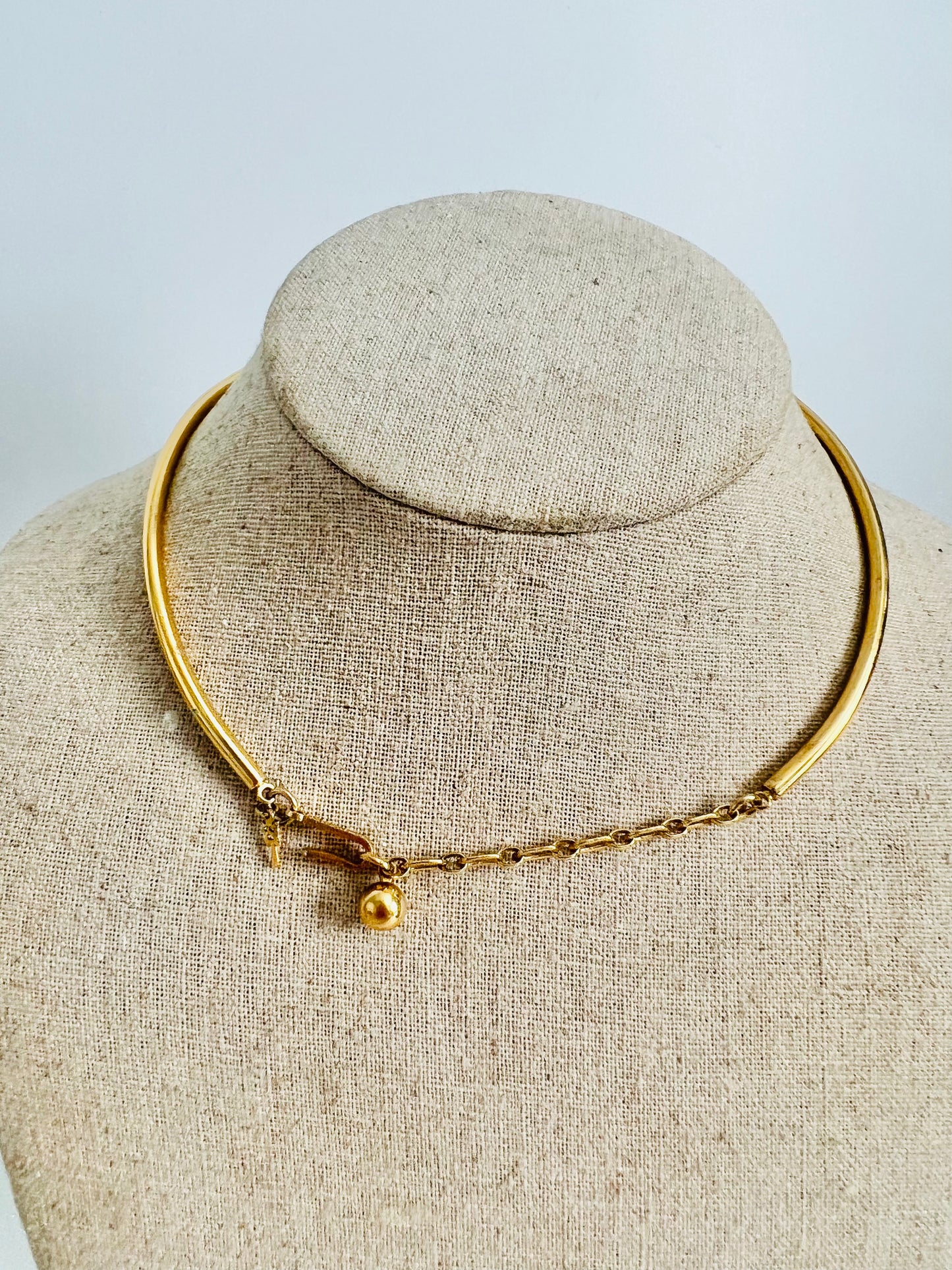 Vintage Trifari Gold Curved Bar Choker Necklace