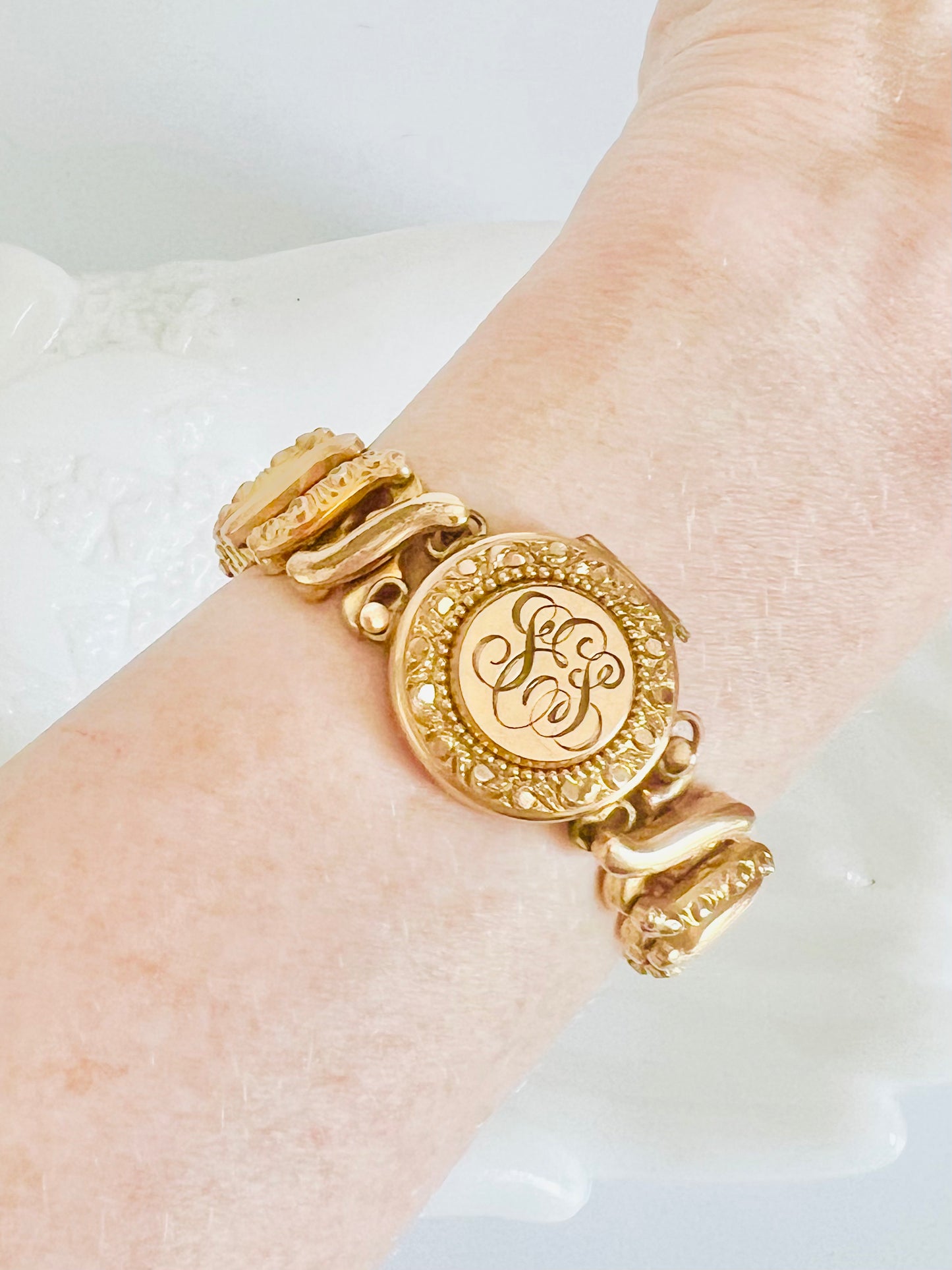 Vintage Carmen D.F.B Co. 1940s Gold Filled Locket Sweetheart Bracelet