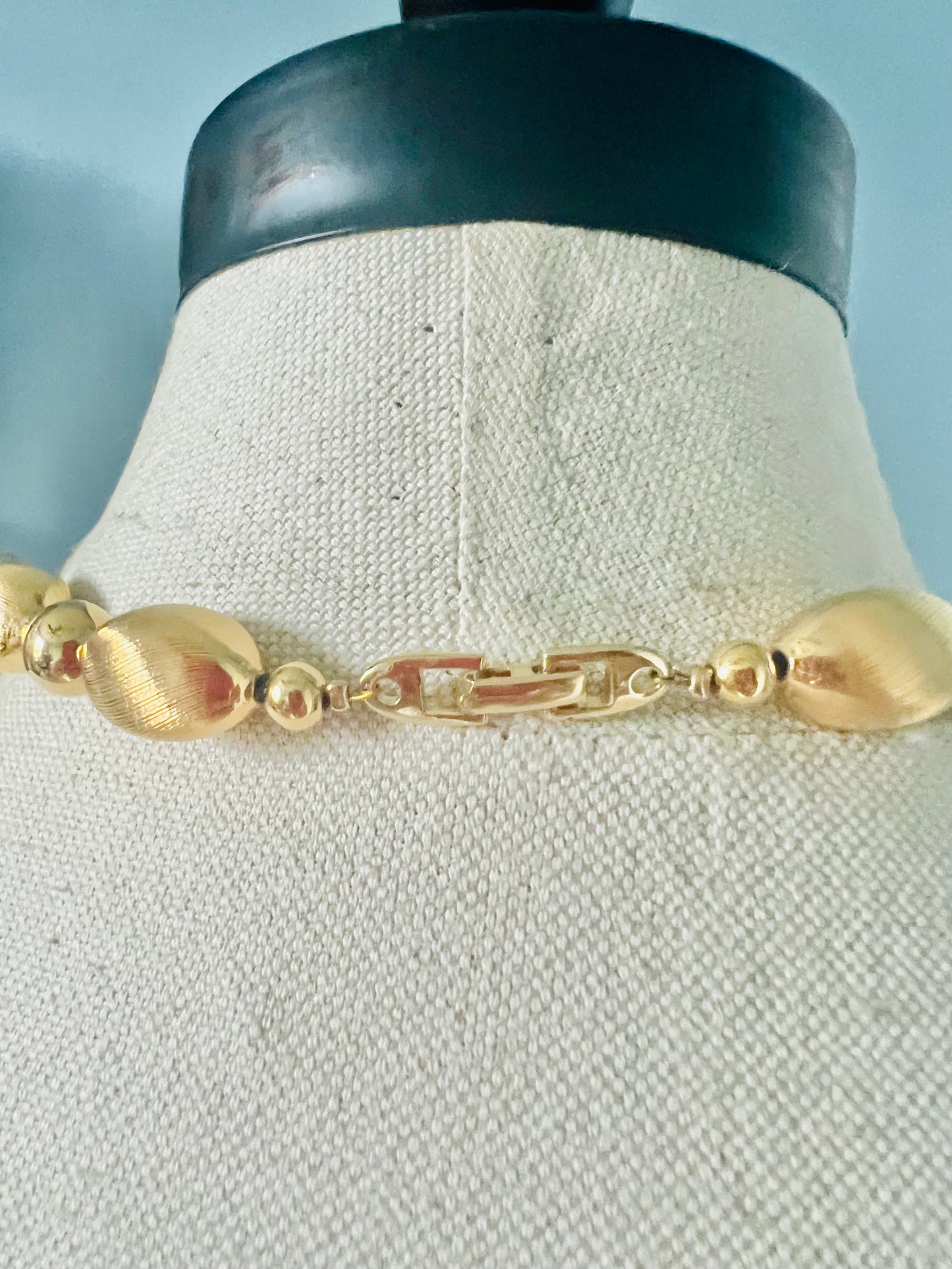 Vintage 1960s Brushed Gold Oval Bead Necklace