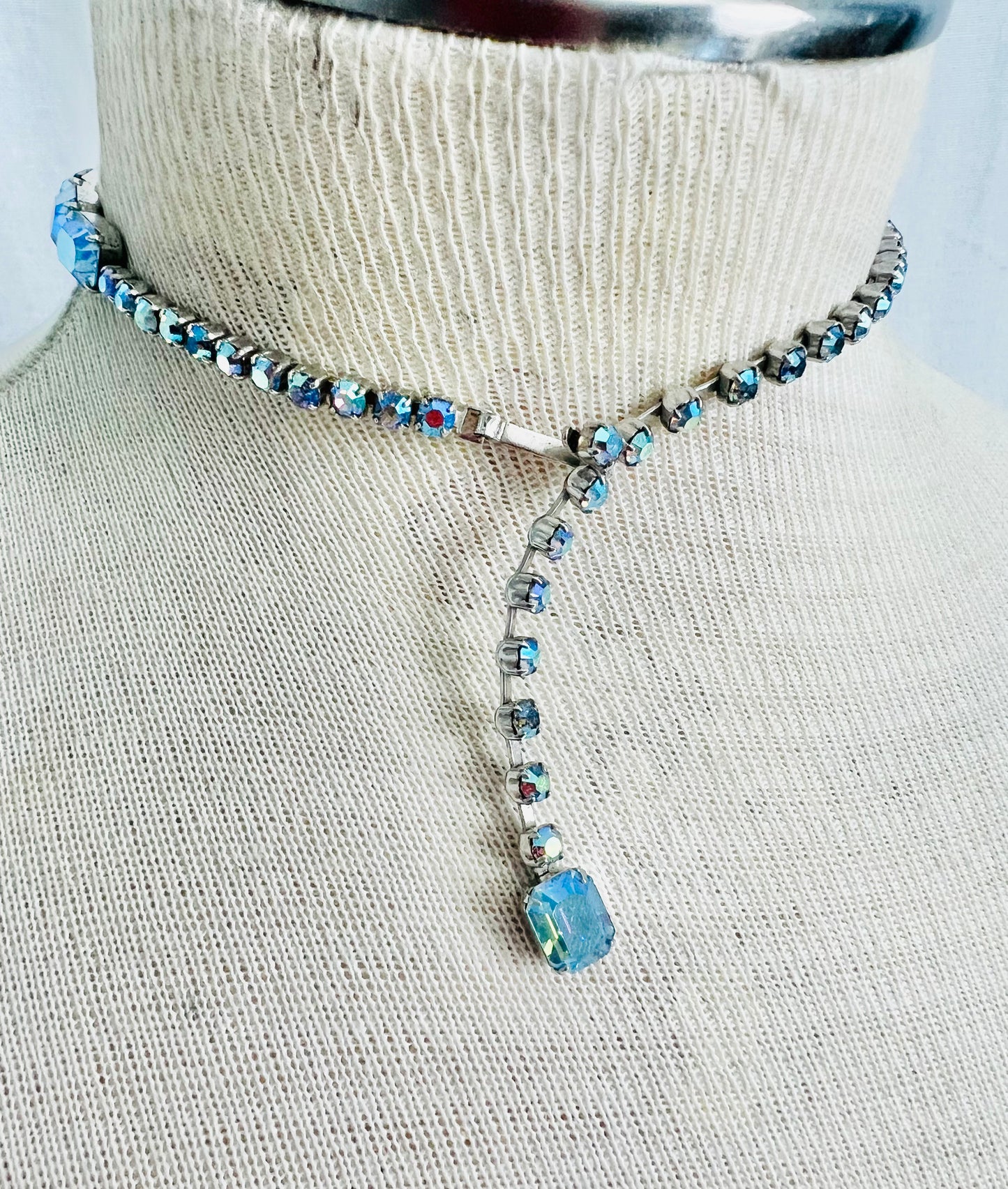Vintage 1950s Weiss AB Peacock Blue Choker Necklace
