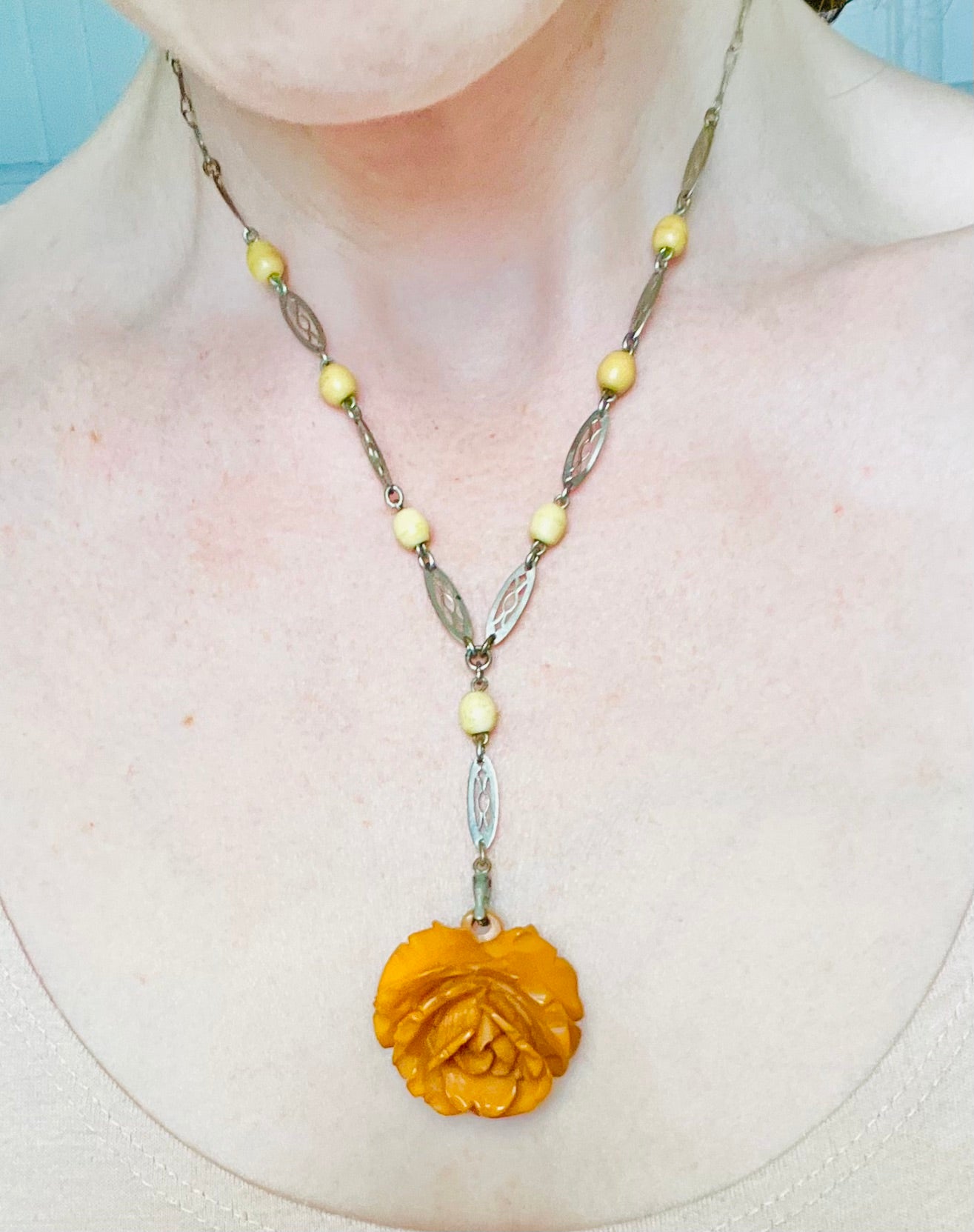 Vintage 1930s Bakelite Carved Rose Silver Tone Art Deco Necklace