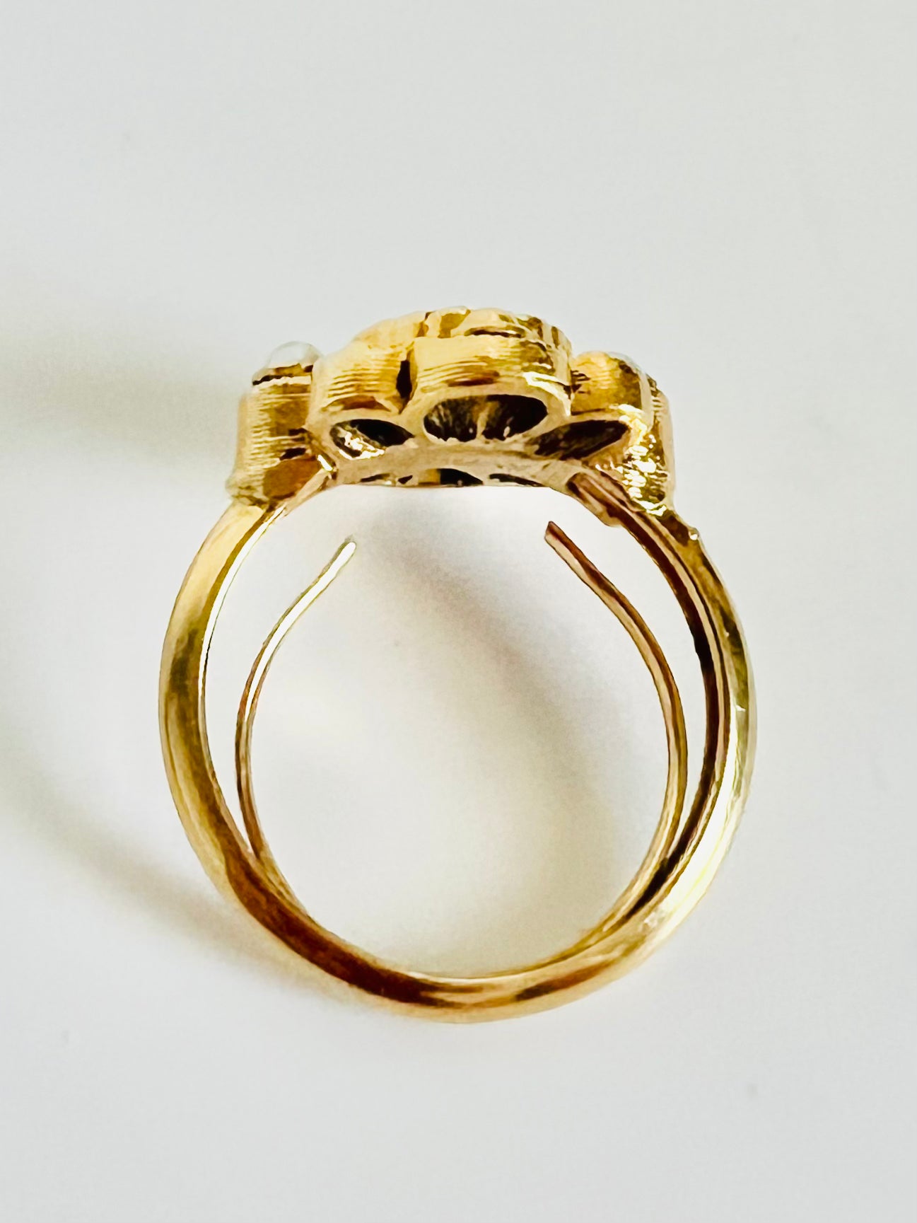 Vintage Avon Green Glass and Faux Pearl Ring