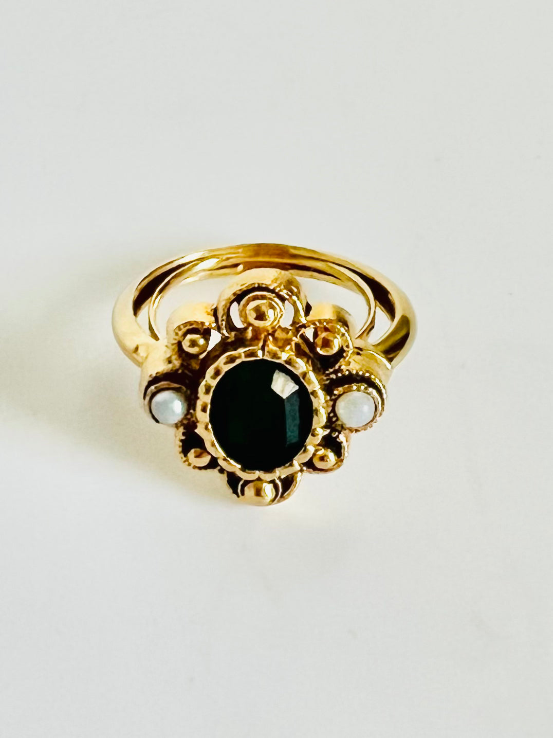 Vintage Avon Green Glass and Faux Pearl Ring