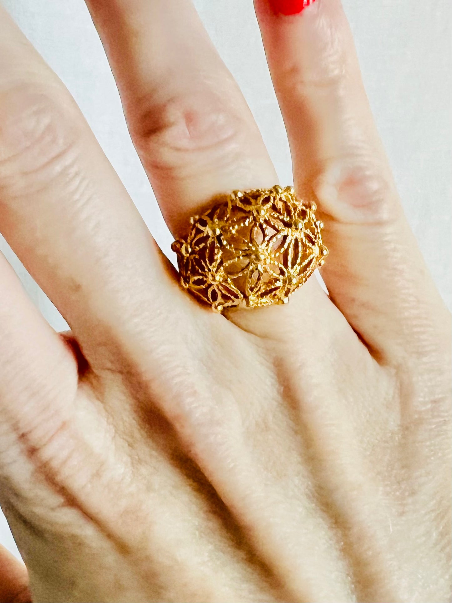 Vintage 1980s Filigree Style Avon Ring