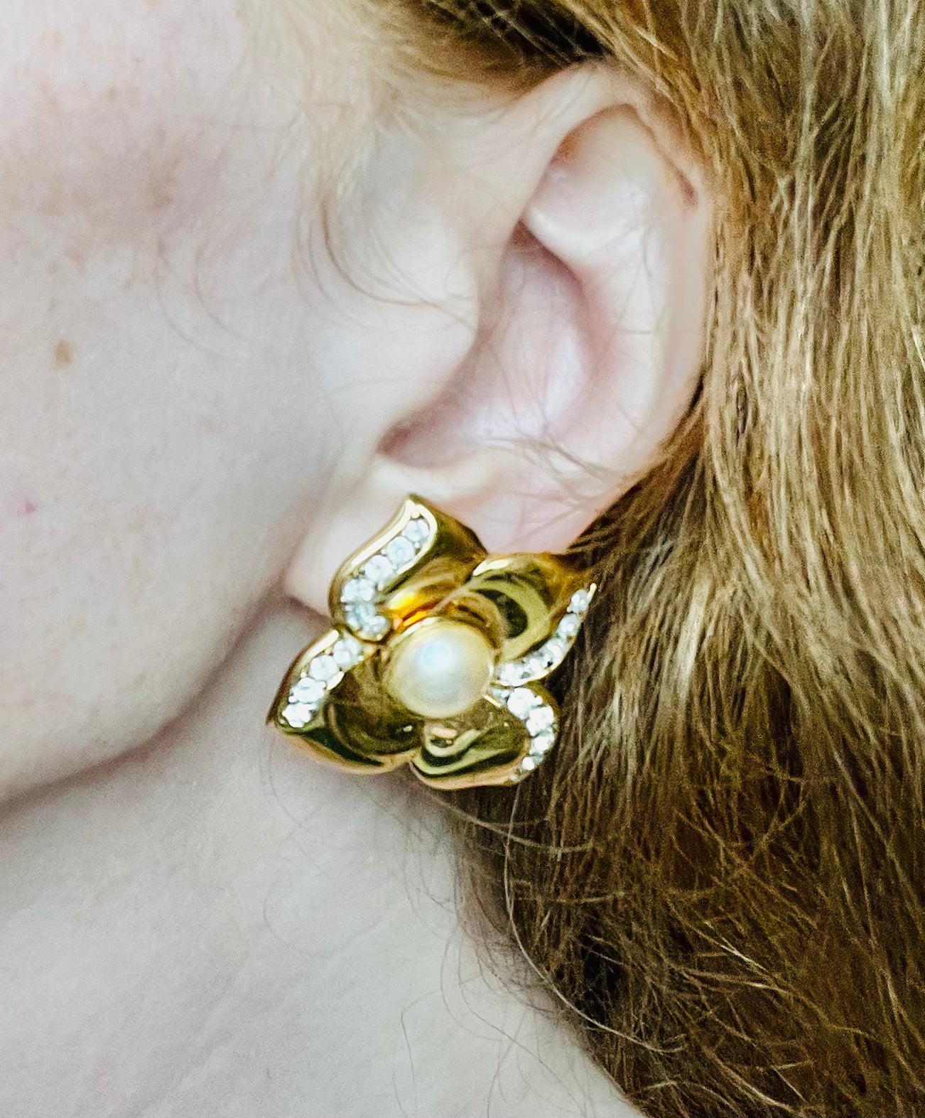 Vintage 1980s Swarovski Crystal Gold Pearl Clip Earrings
