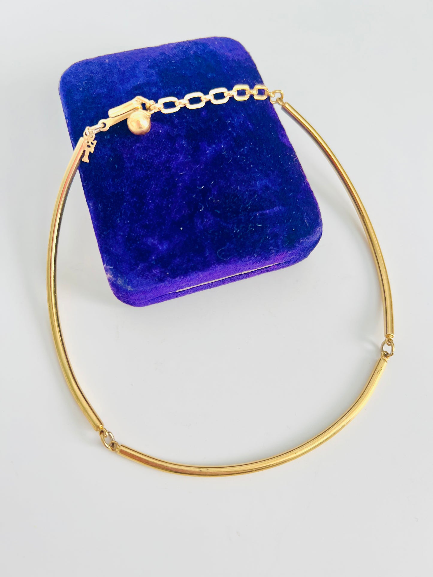 Vintage Trifari Gold Curved Bar Choker Necklace