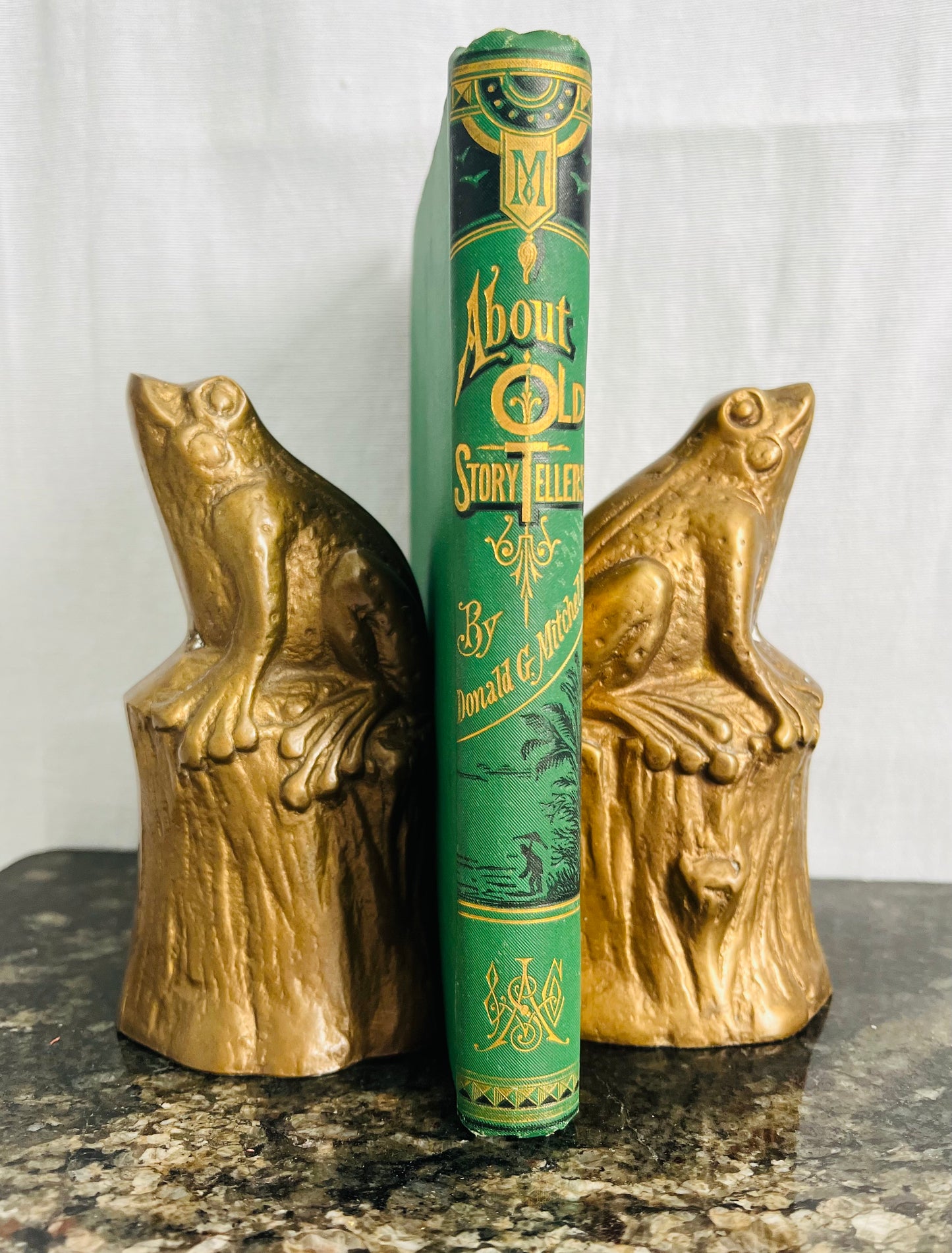 Vintage Detailed Brass Set of Frog Bookends
