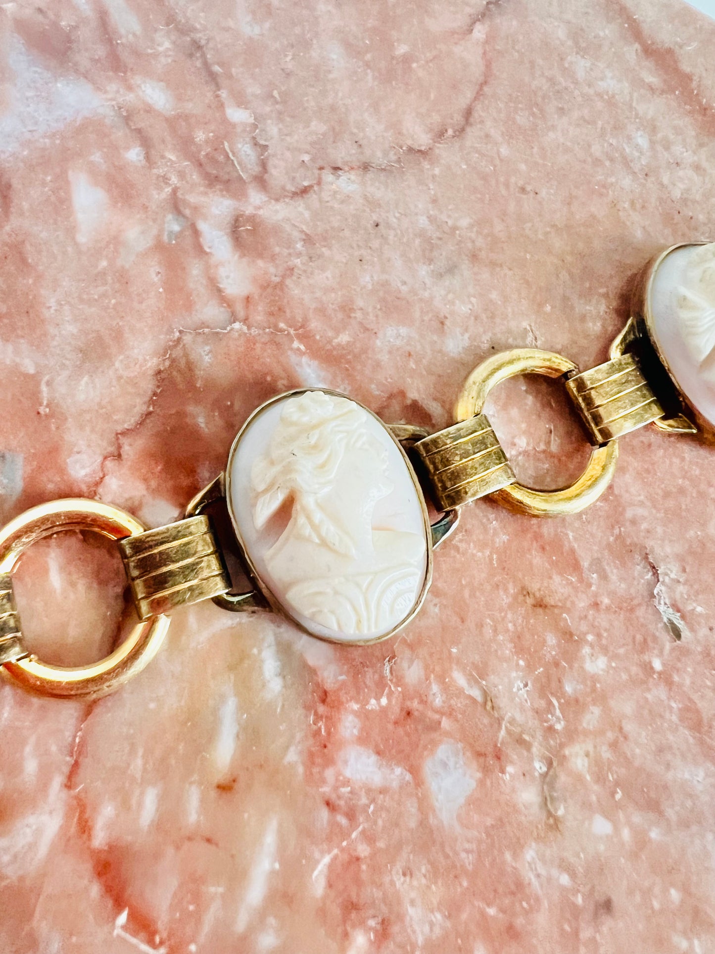 Hand Carved 1940s Shell Cameo Gold Filled Link Bracelet