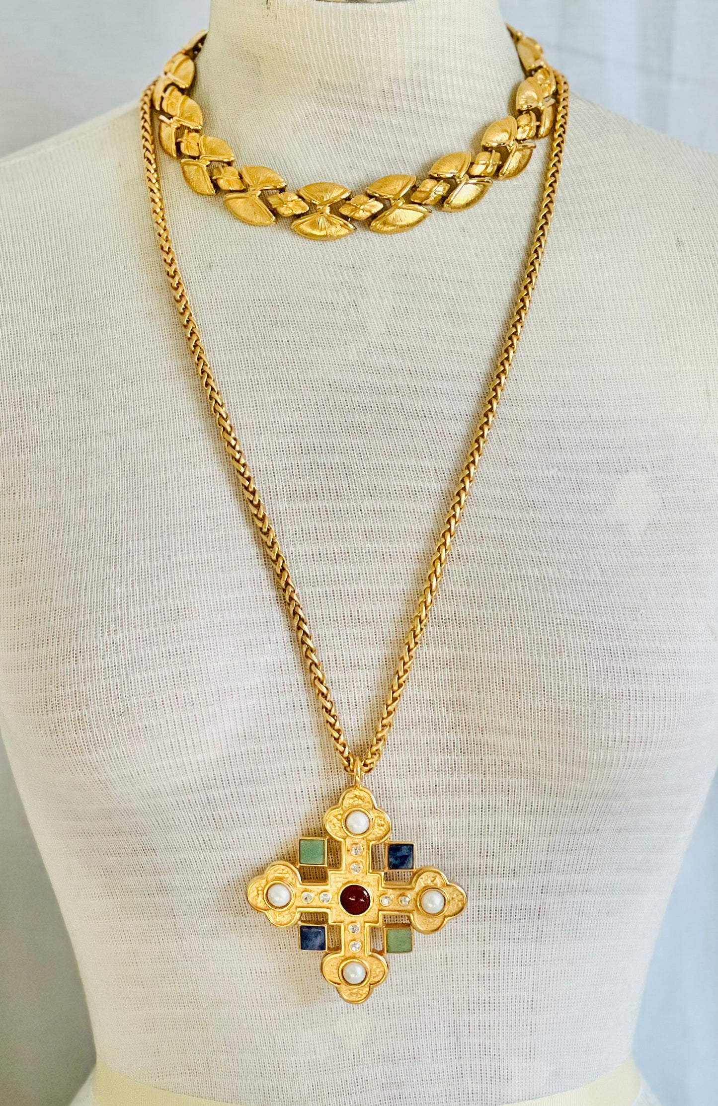 Vintage 1980s Napier Bow Pattern Gold Necklace